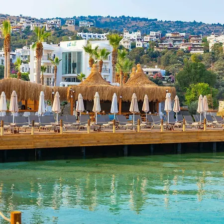 Bella & Hotel