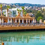Bella & Hotel