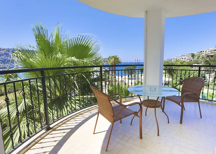 Bella & 4* Gundogan (Bodrum)