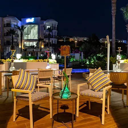 Hotel Bella & 4*