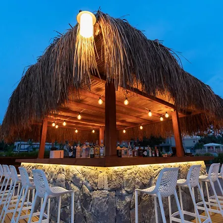 Hotel Bella & 4*