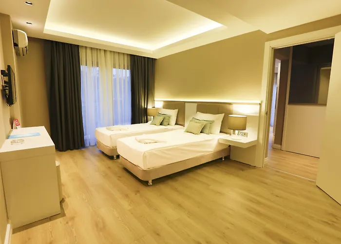 Hotell Bella & 4*