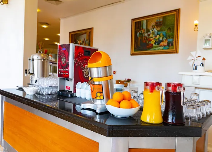 Bella & 4* Gündogan